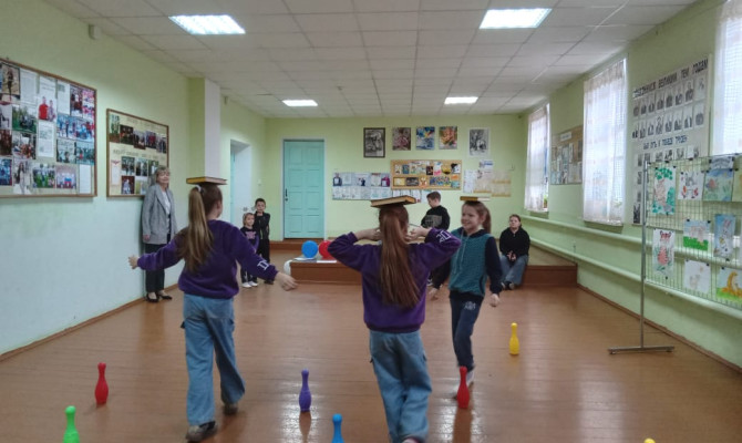 В преддверии самого теплого праздника «Дня матери »,  участники готовятся к игровой программе  «С мамой лучшая команда».